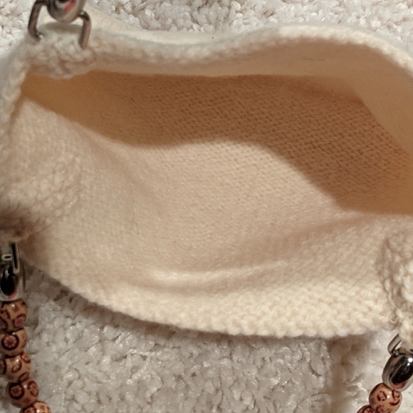 2 One of a Kind Handknit Purses Cream and Salmon with wooden handles - Picture 6 of 7